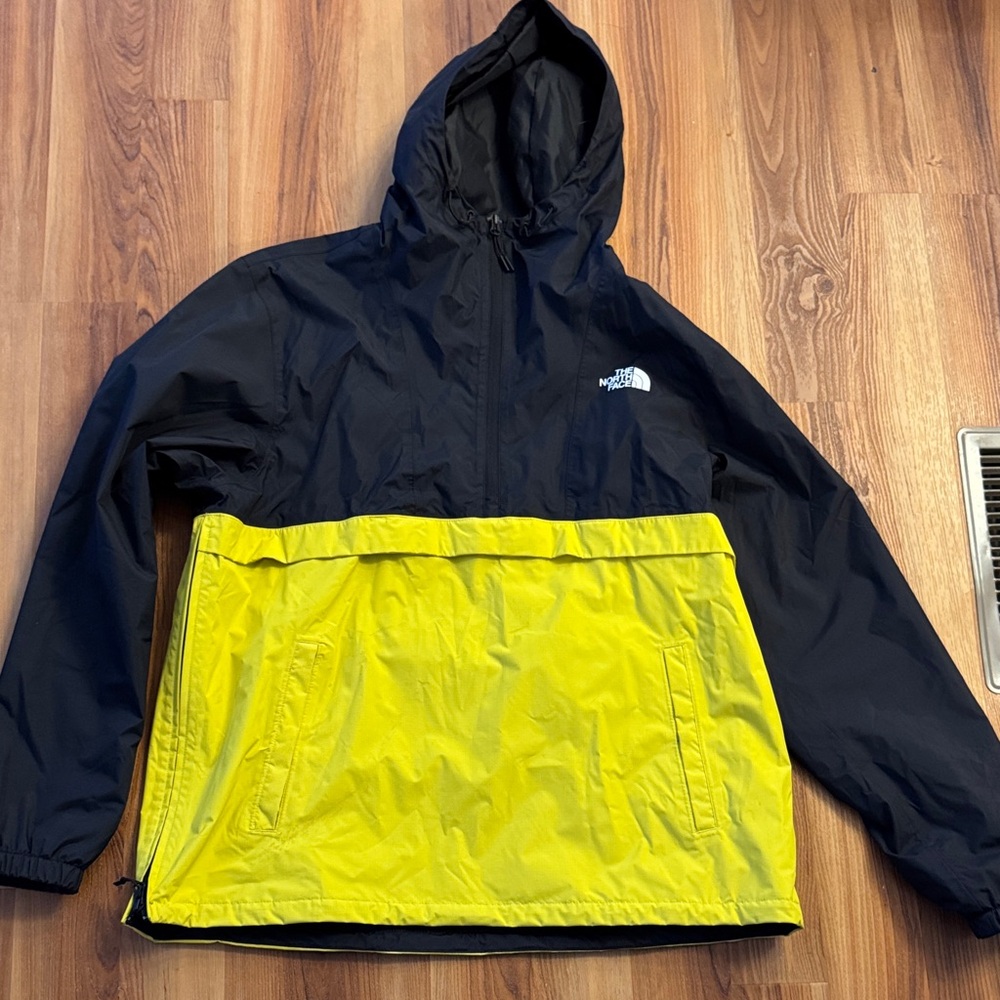 Sale North Face Black and Yellow Anorak rain coat ,men’s large